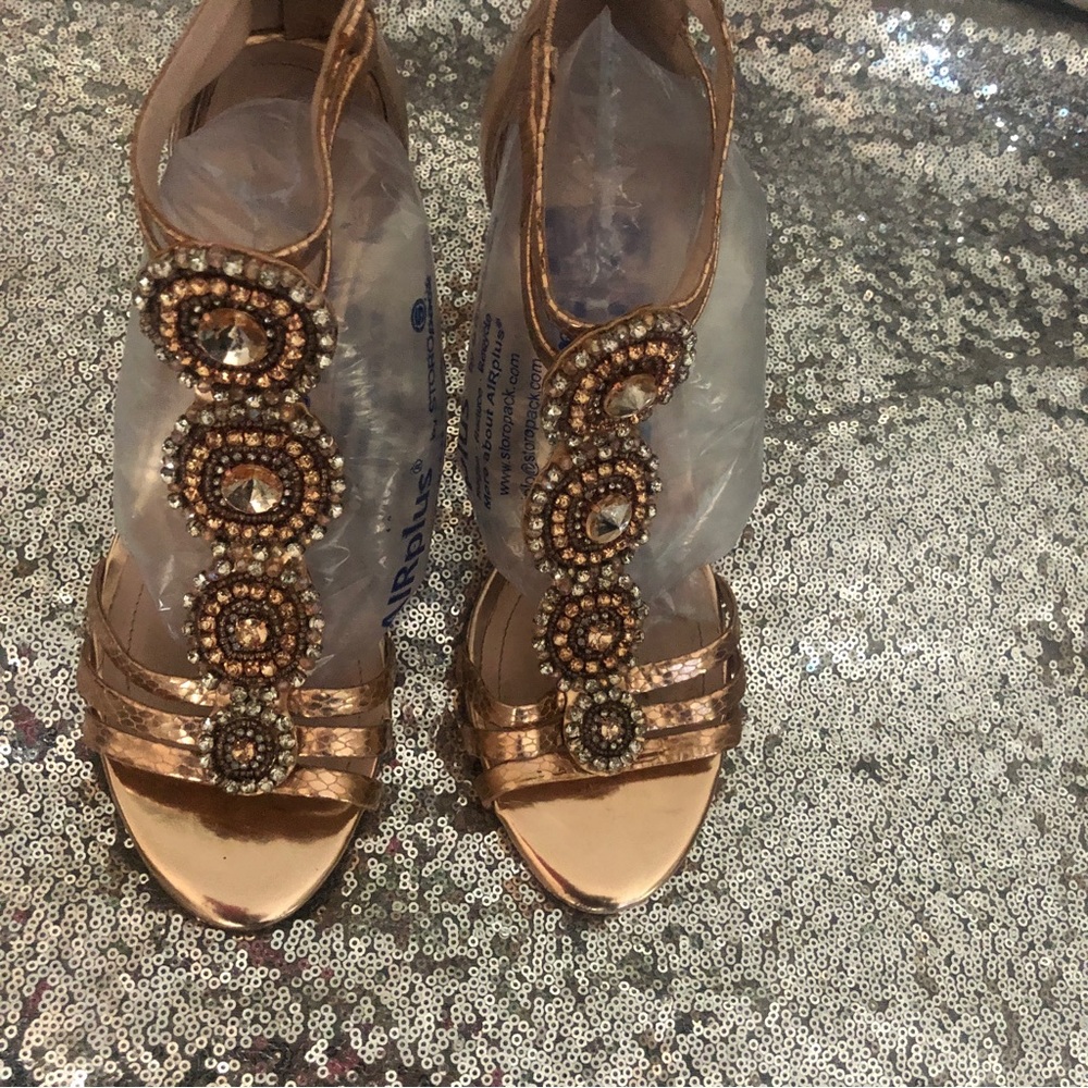 Vince Camuto rose gold wedge sandals size 8